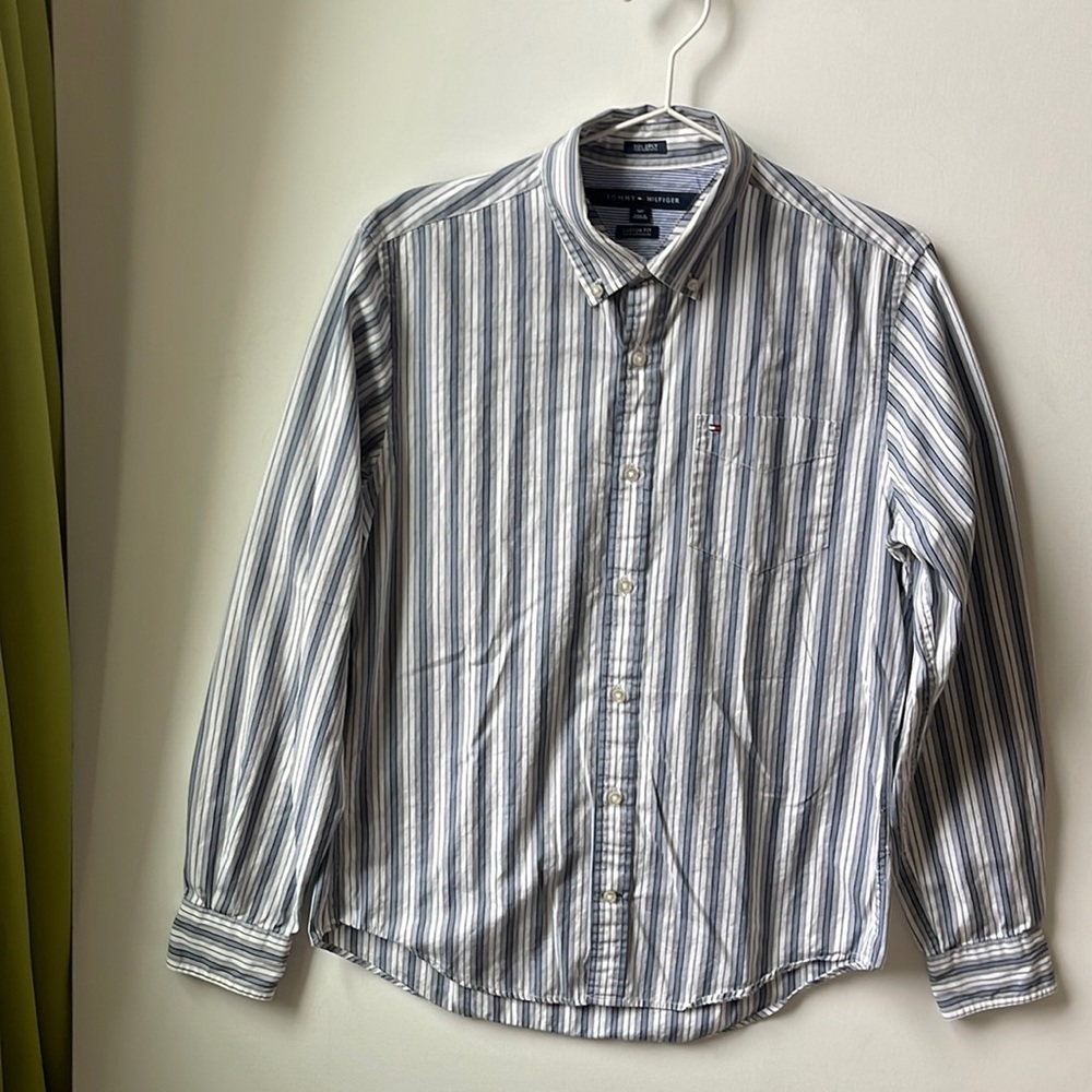 Tommy Hilfiger Men’s Custom Fit Button Up Shirt | Small
